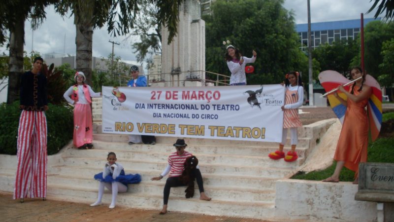 Teatro Casa de Fábio celebra o Dia Internacional do Teatro e o Dia Nacional do Circo pelas ruas de Rio Verde